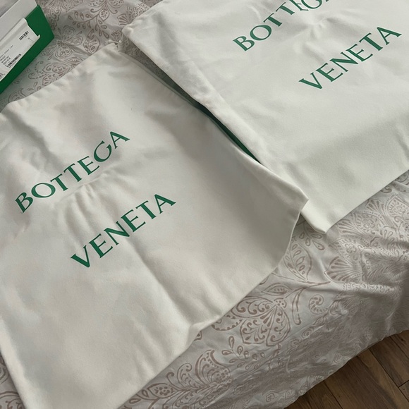 Bottega Veneta Woman’s Tire Chelsea Boots - Picture 5 of 13